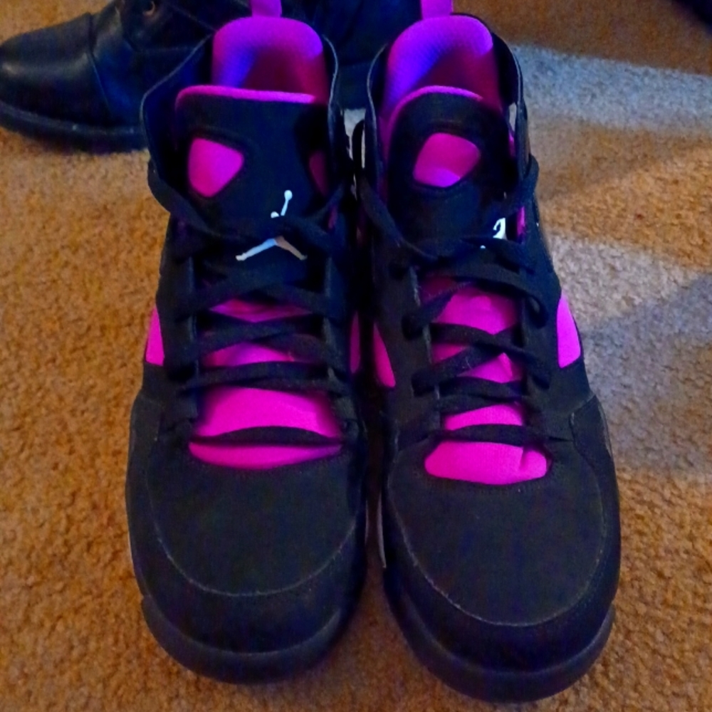 Jordan's shoes size 8 women's